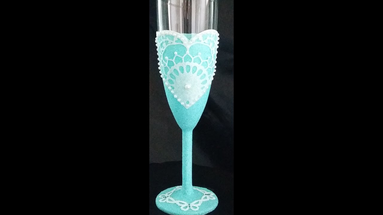 Glitter a wine glass.