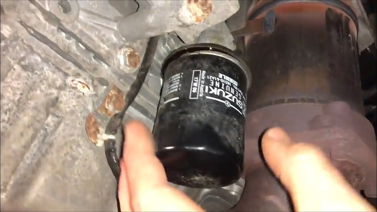 PKW Öl Wechsel selber machen Ölwechsel Suzuki Swift Motoröl und Ölfilter tauschen Anleitung