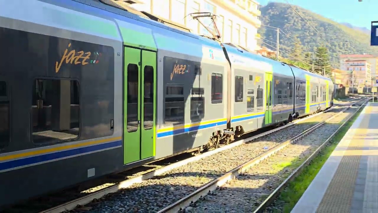Treno in transito a Nocera superiore 