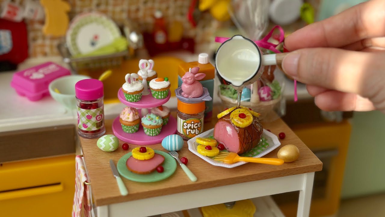 Easter Feast with Miniverse: butter cream cupcakes, brown sugar pineapple ham & goody basket 🐰🍰