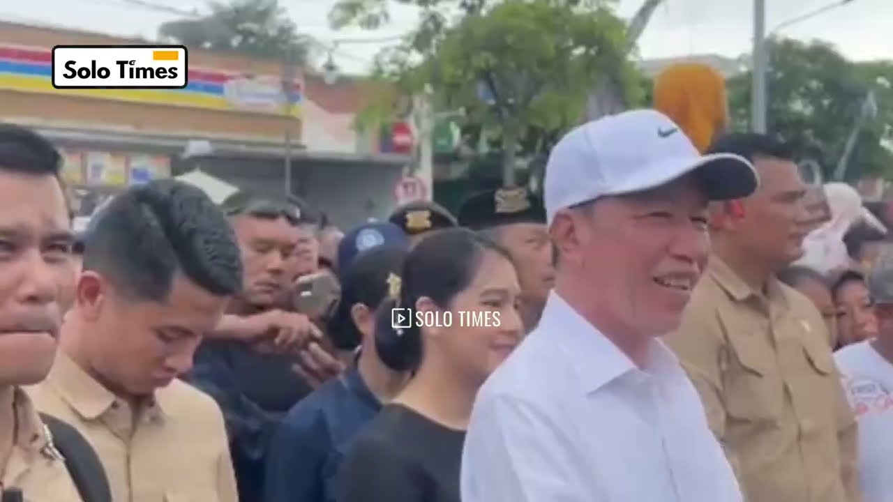 Berbaur Dengan Warga, Jokowi Kagetkan Warga Tegal di Kirab Budaya PSI
