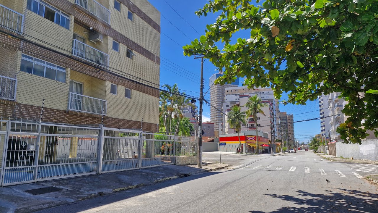 Apartamento 🛋 mobiliado 💰 330 mil 🔥 2 dorms 1 suíte com sacada🏖 centrinho do caiçara 🌞 