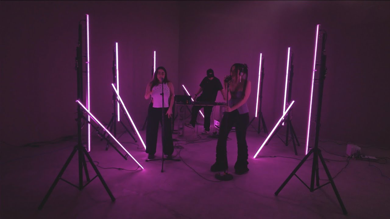Nicolle Jadad - MAR&Iacute;A | CALIFORNIA | NIKKITA (Live Performance)