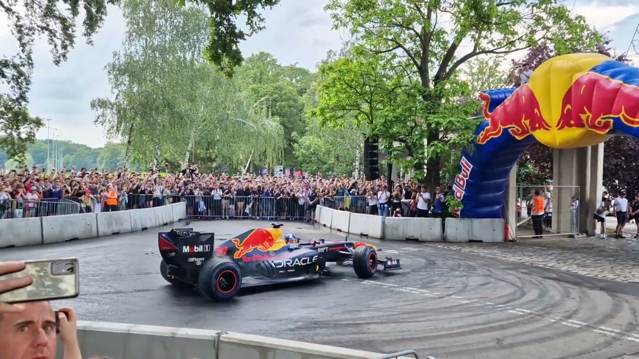 F1 RedBull Racing RB7 David Coulthard show, donuts Formula 1 - Wroclaw RedBull Speed Ways 30.05.2024