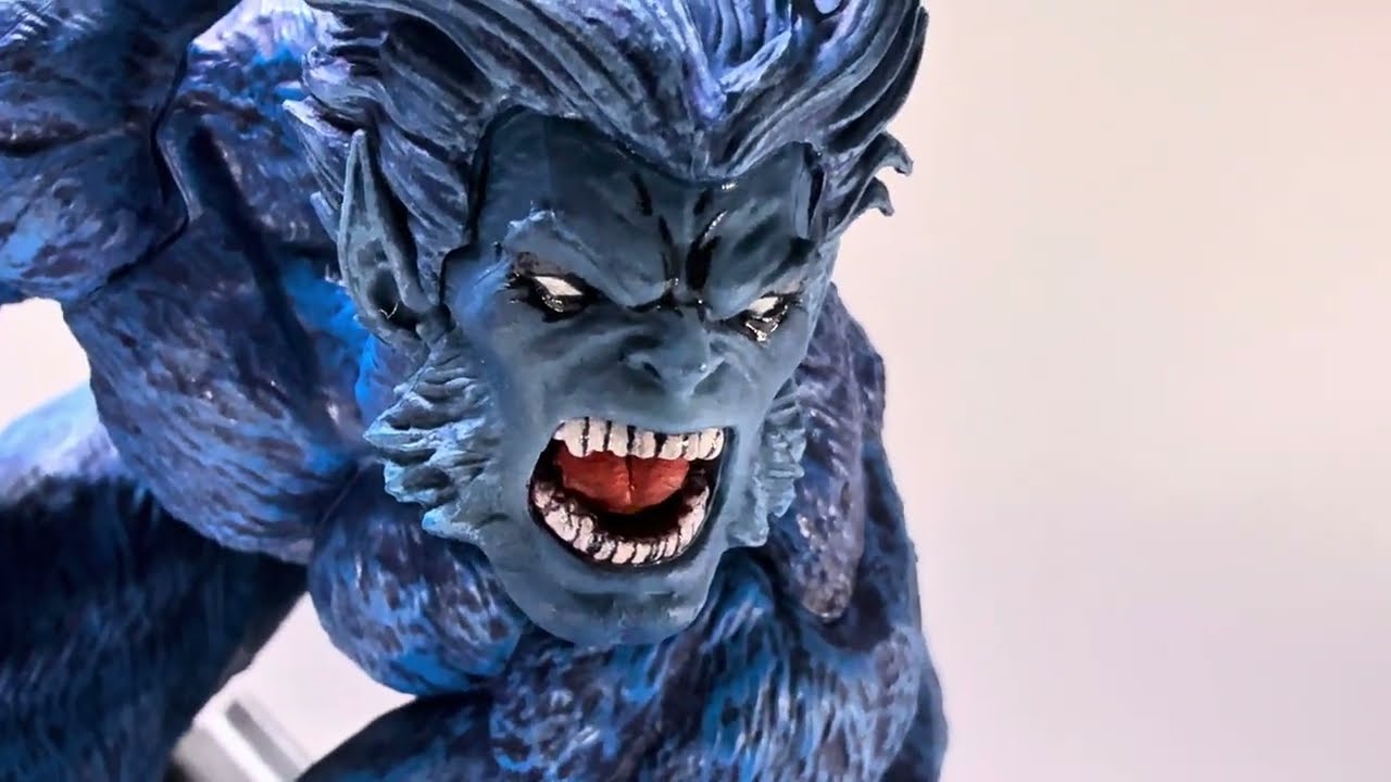 Beast Joins the Display! | McFarlane Marvel Collectibles 1/10 Scale Statue Review Based on X-Men #1