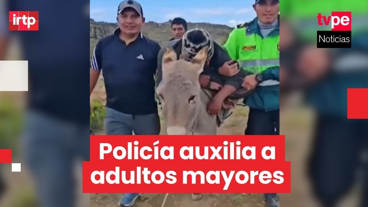 Policías trasladan a adultos mayores en burro para recibir atención médica en Ayacucho