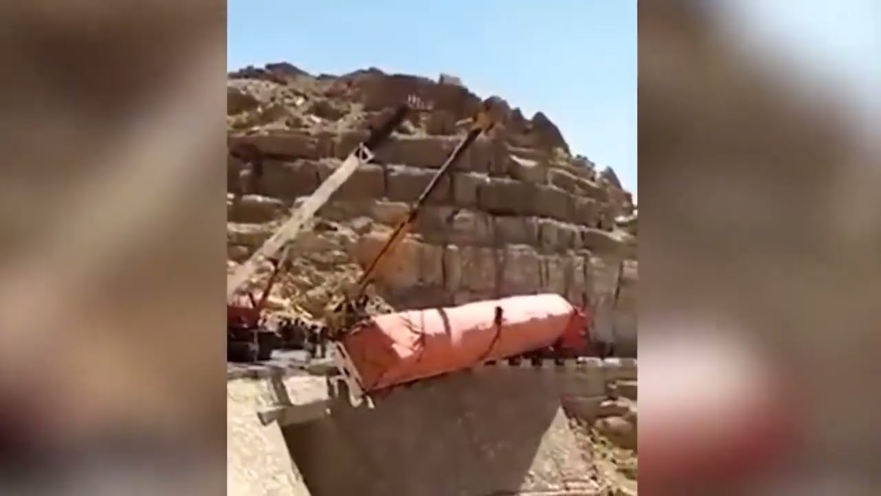 What crazy accidents with special equipment have you seen? | Безбашенные аварии спецтехники смотри