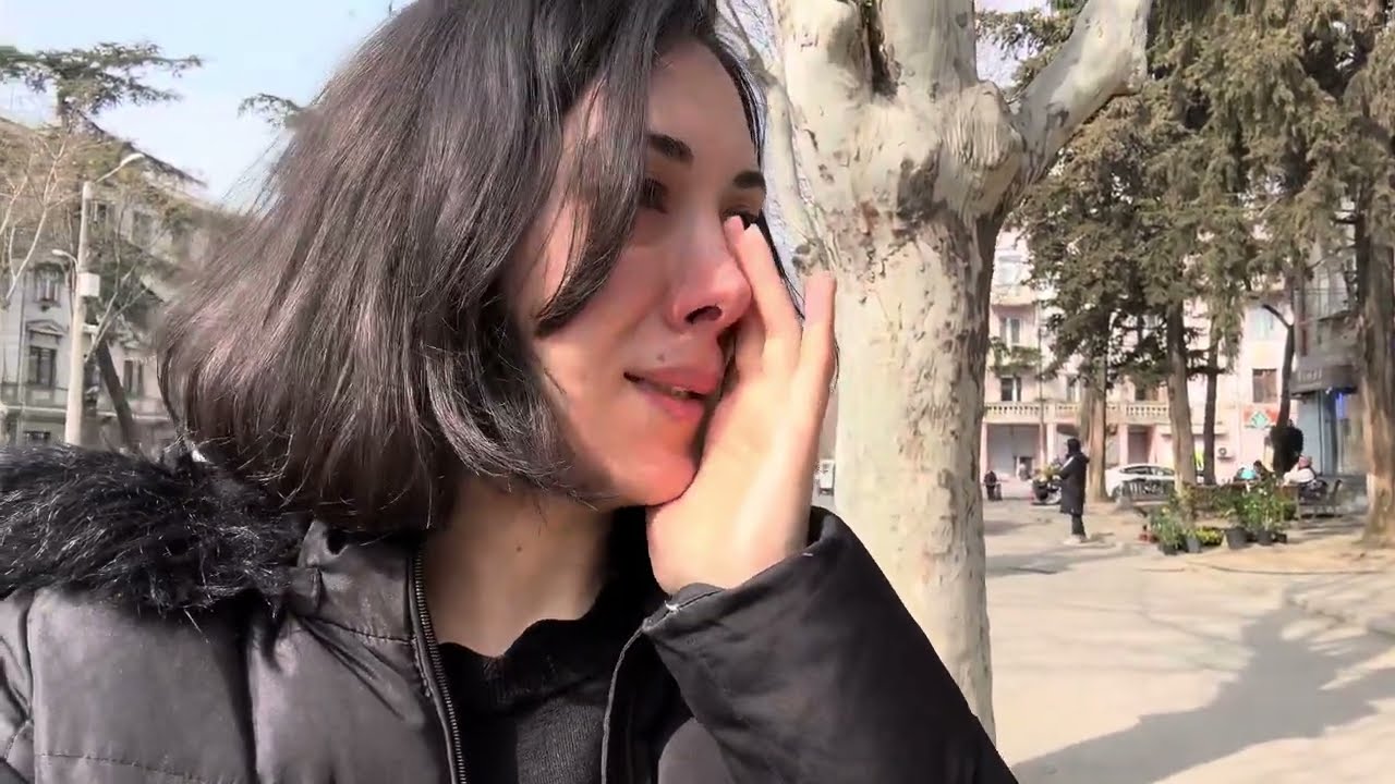 დღეს მე და კოტიმ დიდი ხნის საქმე ჩავხურეთ / ნამცხვარი ვიყიდეთ და შაურმა შევუკვეთეთ