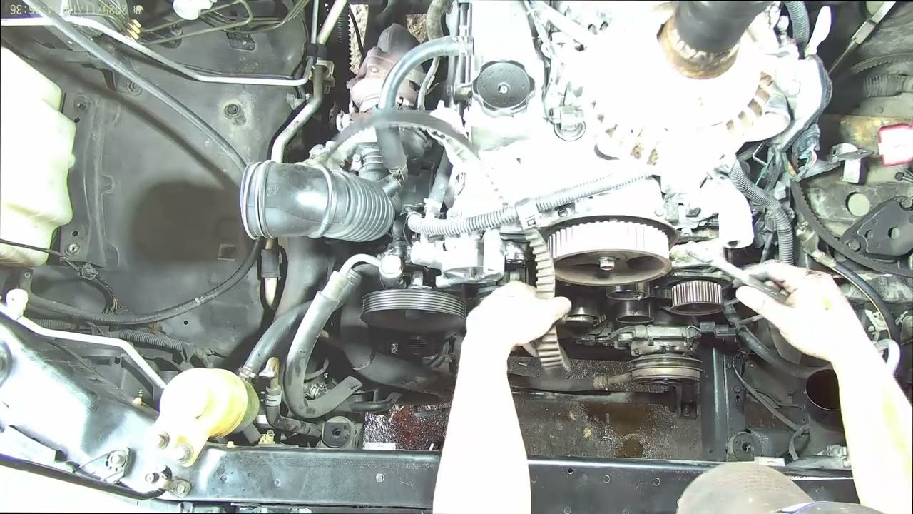 how to replace timing belt on Mitsubishi Triton 4D56U