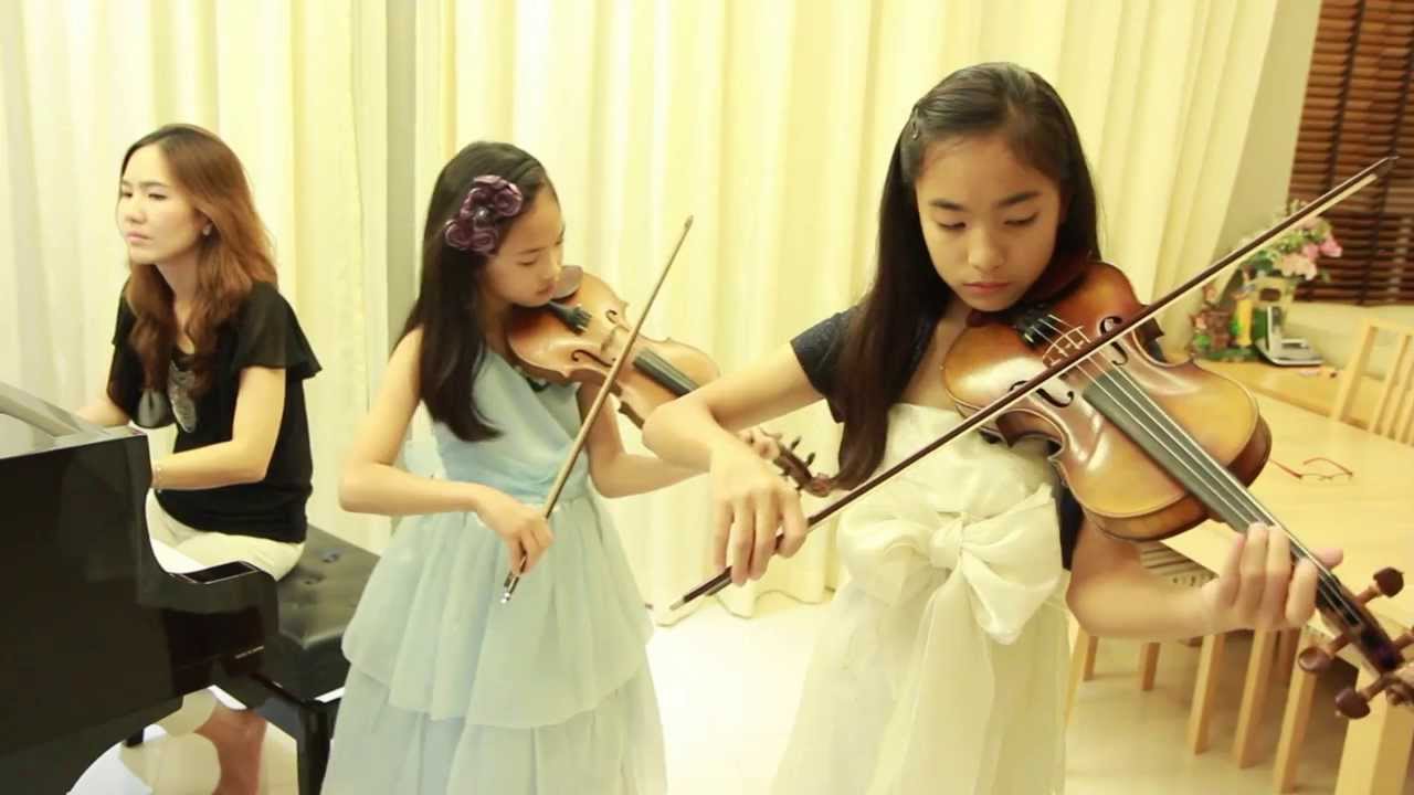 Let It Go (Frozen) cover - 2 Violins & Piano - Note & Pin Sisters + Mom (โน้ต & พิณ)