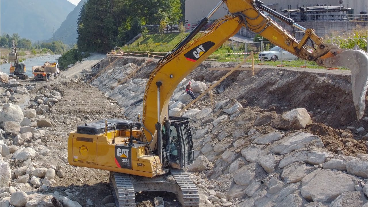 rifacimento SCOGLIERA con CATERPILLAR 336F e VOLVO EC380E