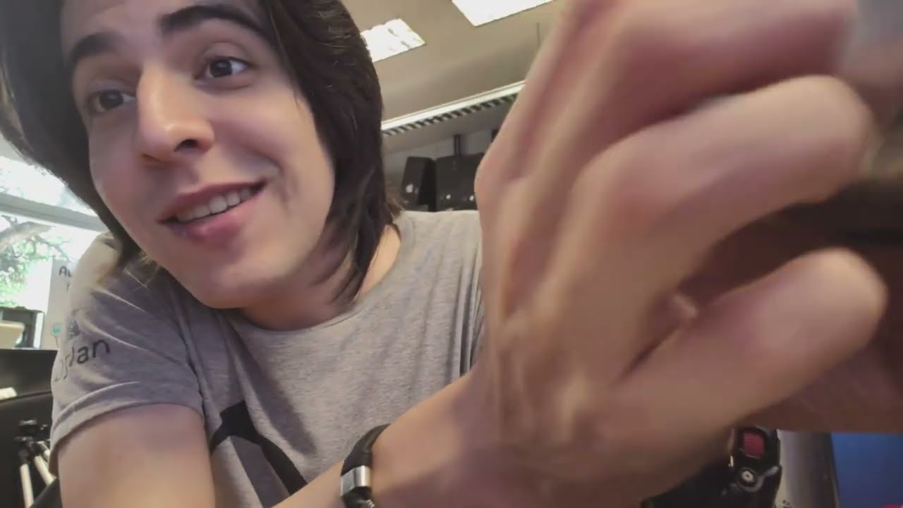 ASMR Lofi ☕ ¿Desayunamos juntos? (Susurros)