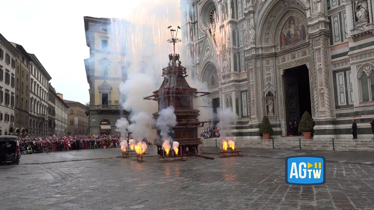 Firenze, si ripete il tradizionale scoppio del carro: perfetto il volo della colomba