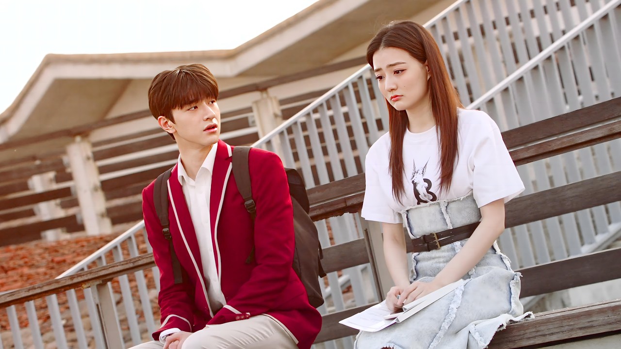 ❤️A Boy Fall In Love With A Senior Girl Who Is A Famous Singer, They Meet Many Year Later..❤️