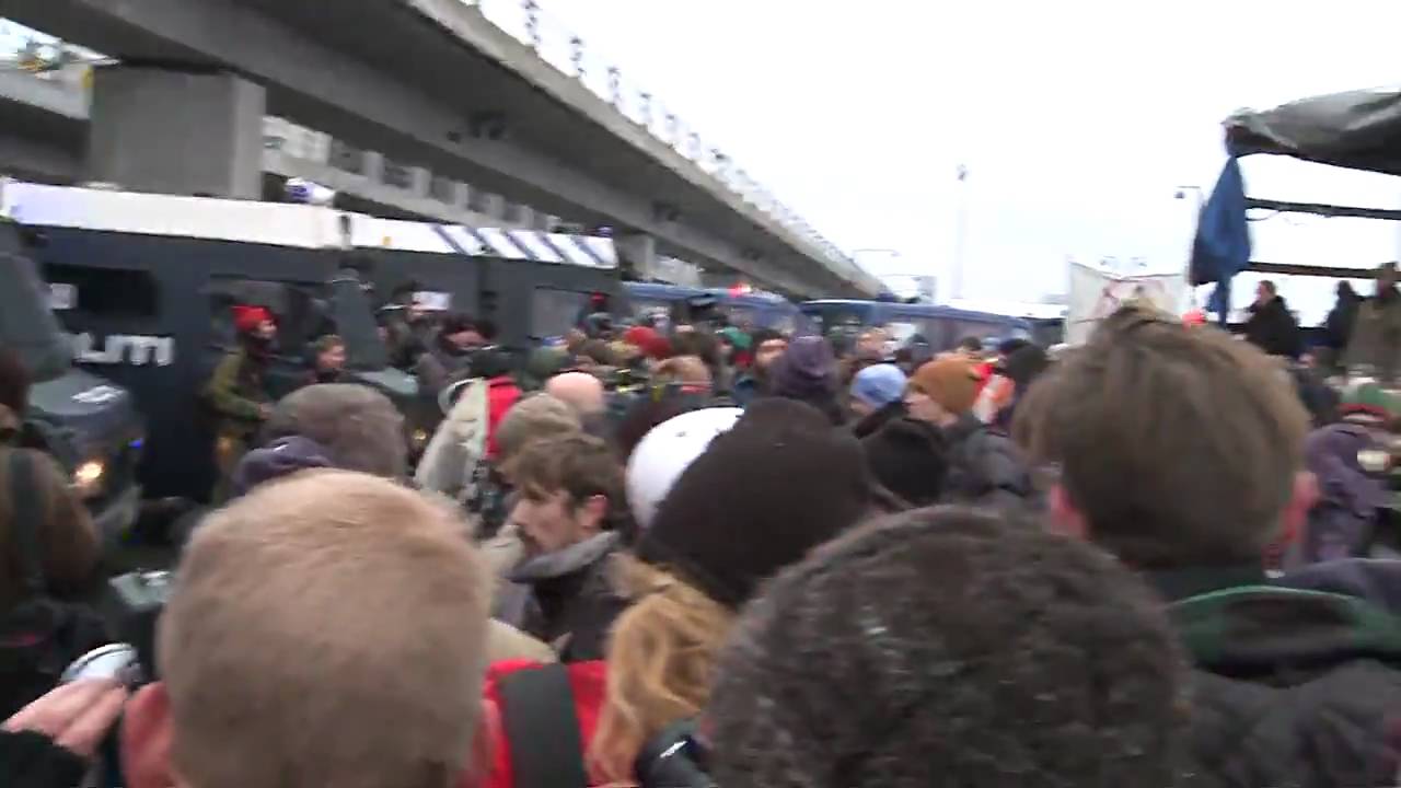 Copenhagen Protests at Bella Centre (Raw Video - 1)