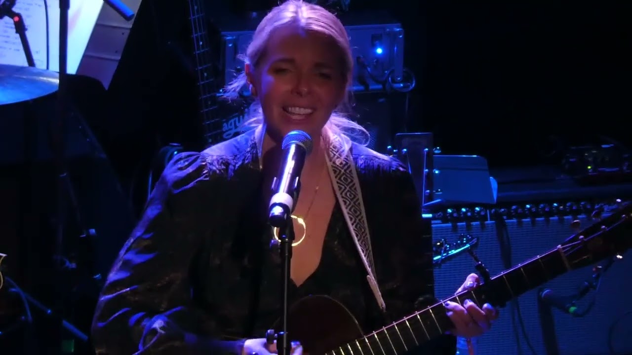 I'm WIth Her performs 'Only Love Can Break Your Heart' at the AmericanaFest Salute to Neil Youn