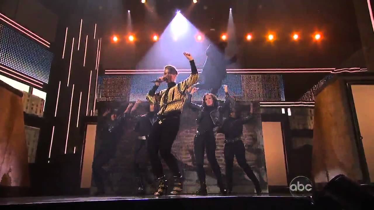 Alicia Keys-Try Sleeping with a Broken Heart (Live)
