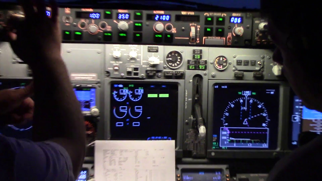My first time in a flight simulator. (Gardermoen - Stavanger, 737-800)