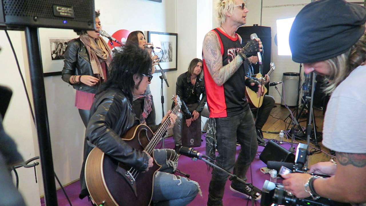 SIXX:A.M. - Prayers for the Damned Live Unplugged @ OUI FM - 01/06/2016
