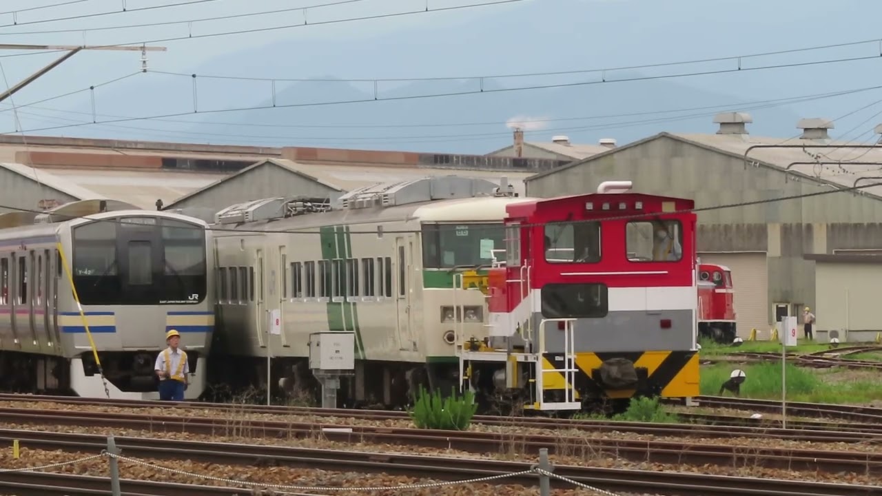 185系オオB6編成構内移動、E233系トタT10編成８両構内移動　長野総合車両センター