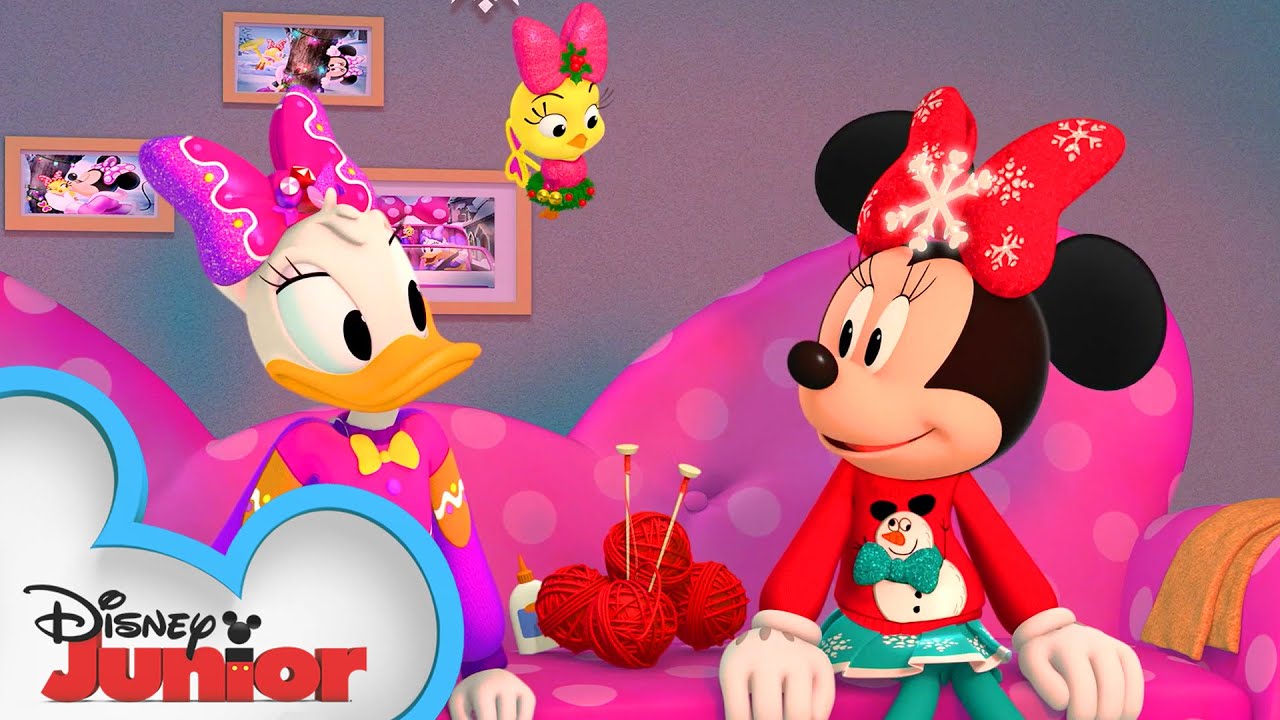 Clarabelle’s Christmas Sweater | Minnie's Bow-Toons  🎀  | 