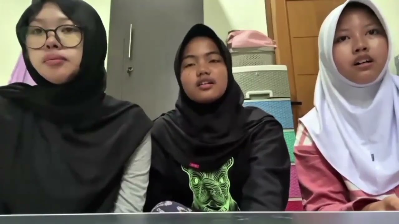 TUGAS BAHASA INDONESIA ( KELOMPOK 2 ) 