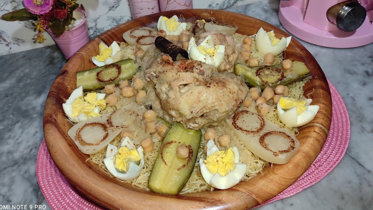 رشتة عاصمية على اصولها بماء الزهر بنة على بنة