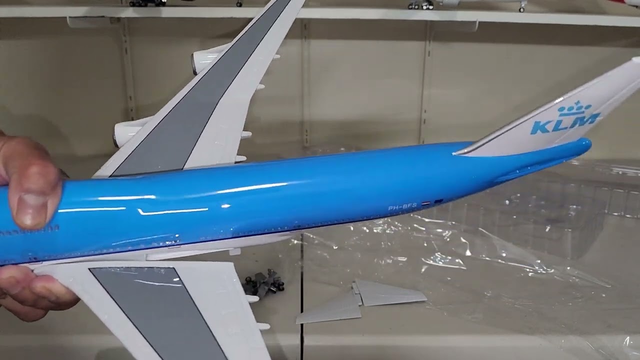 Распаковка и сборка модели Boeing747-400 KLM в масштабе 1/150