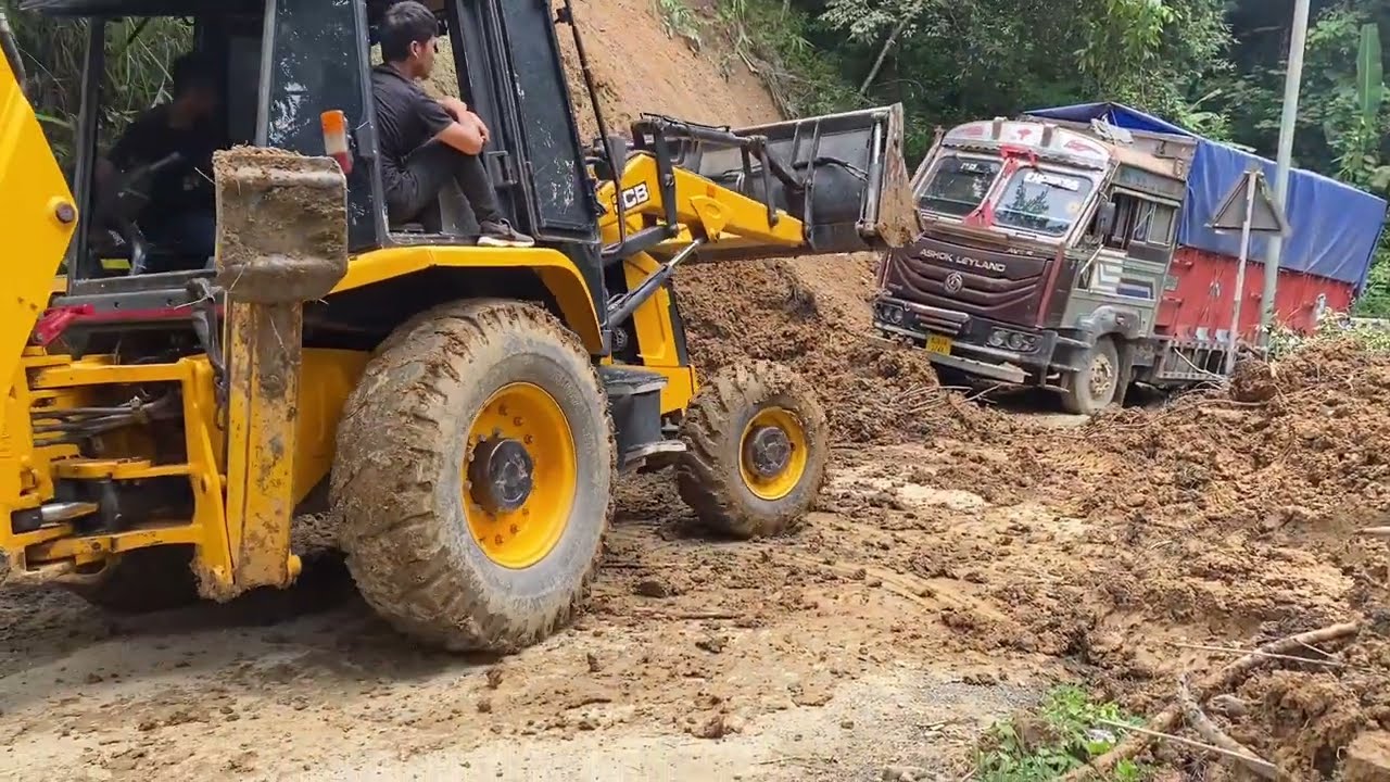 Naupang lawm zawng JCB
