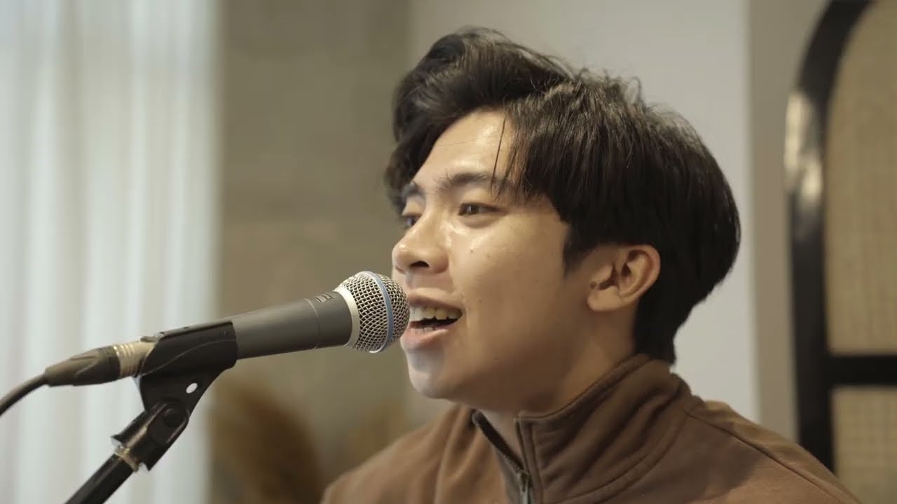 LEYO - Mirasol (Stripped Down/Performance Video)