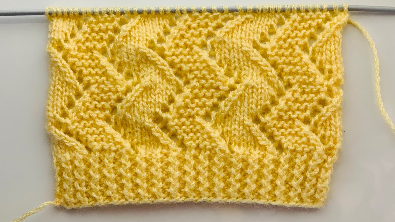 Lace zigzag knitting stitch pattern for cardigans/jacket