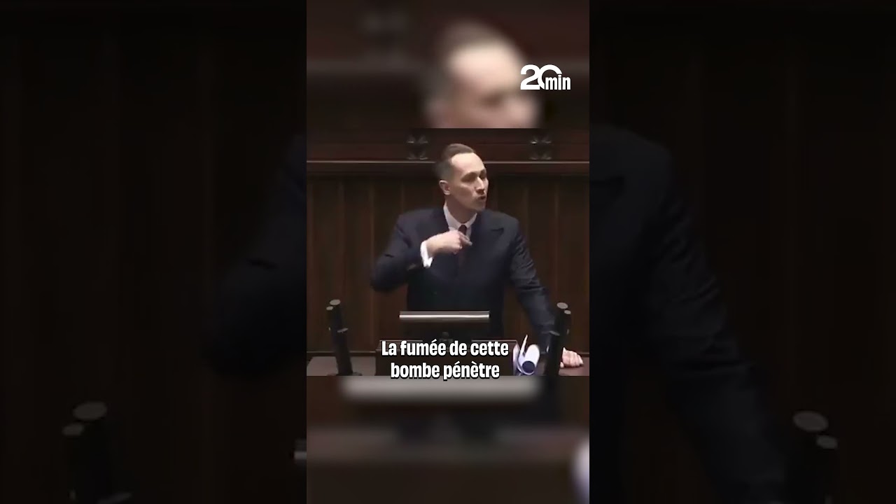 En Pologne, un d&eacute;put&eacute; d&rsquo;extr&ecirc;me droite brandit un drapeau isra&eacute;lien frapp&eacute; d&rsquo;une croix gamm&eacute;e