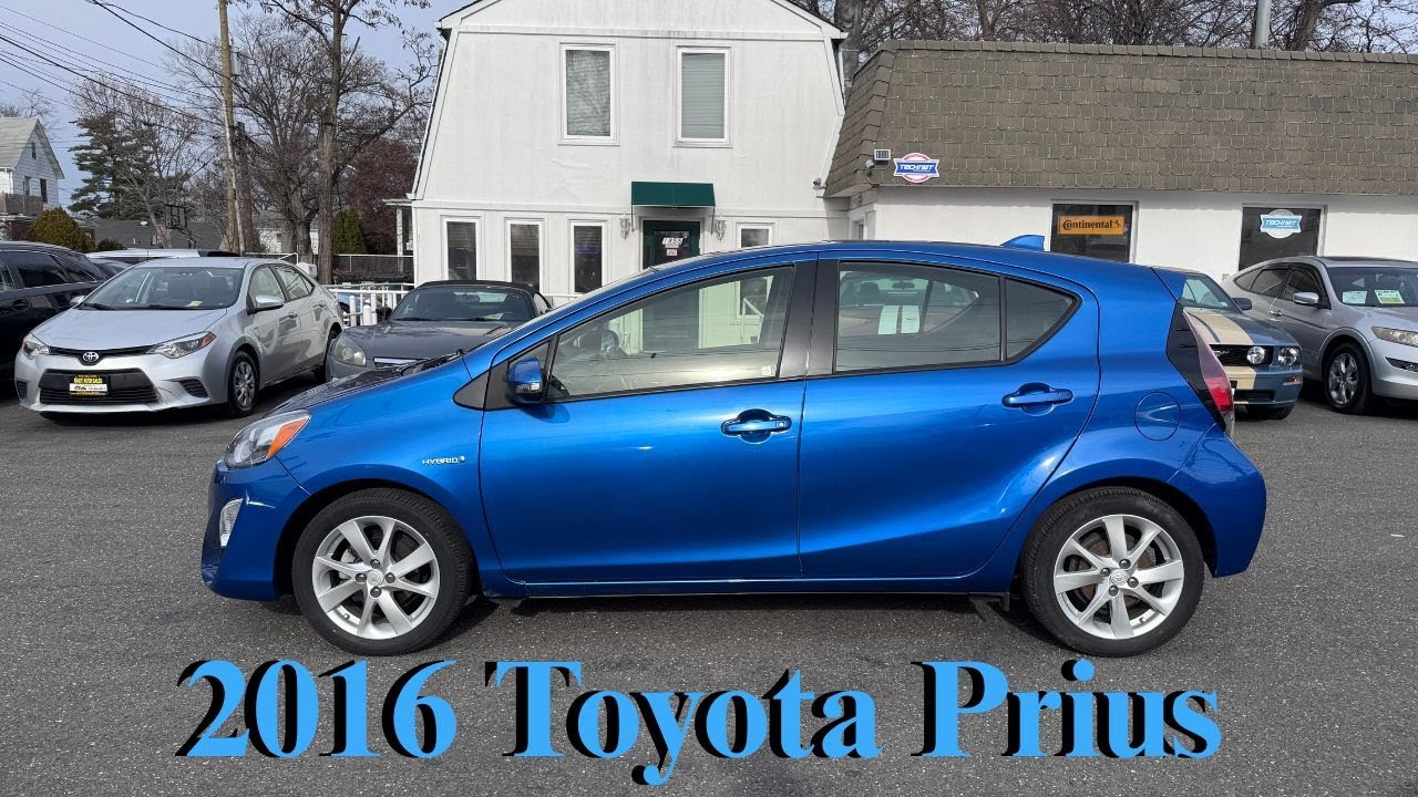 Toyota Prius C 2016 года | Небольшой пробег | Подогрев сидений | Люк в крыше