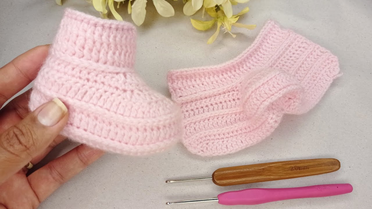 BOTINHA de crochê para bebê fácil de fazer.