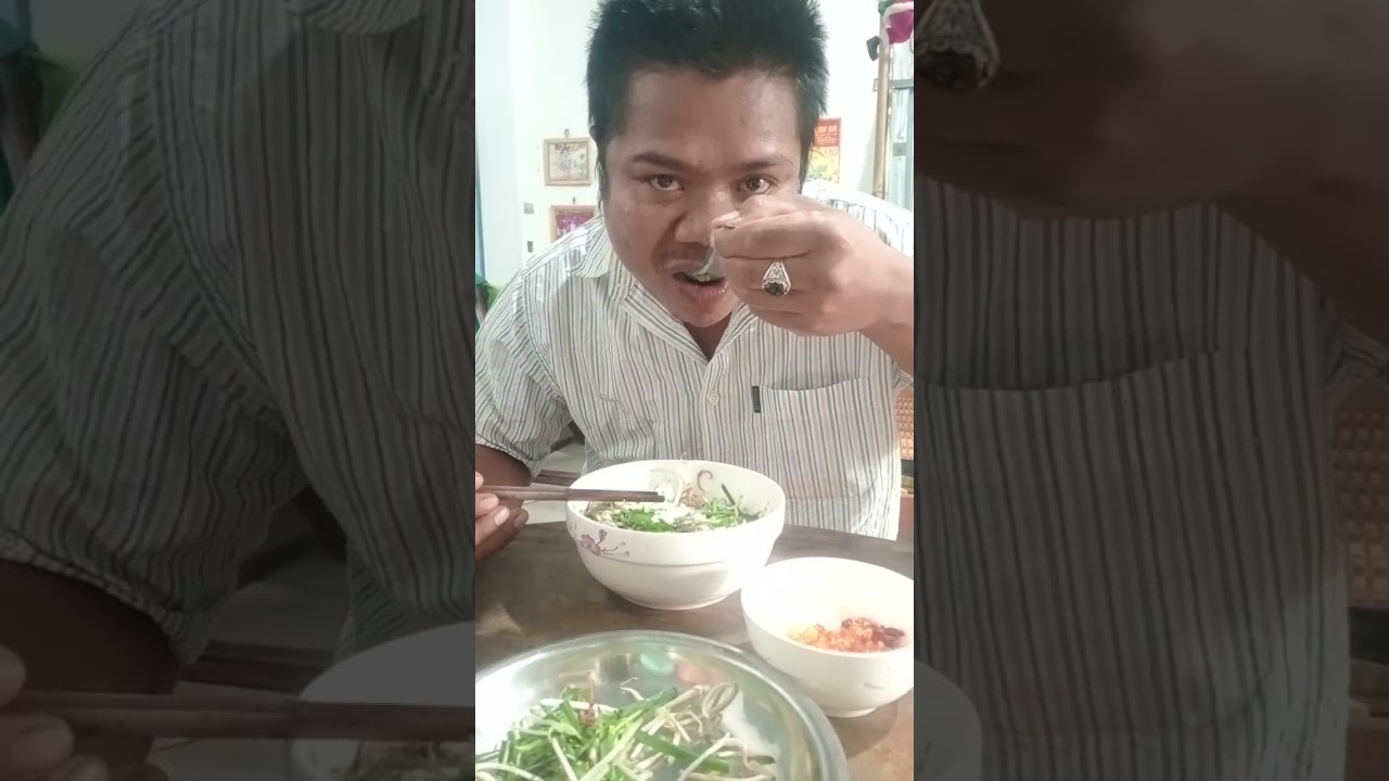 Sáng nay tiếp tục bún nước lèo 
