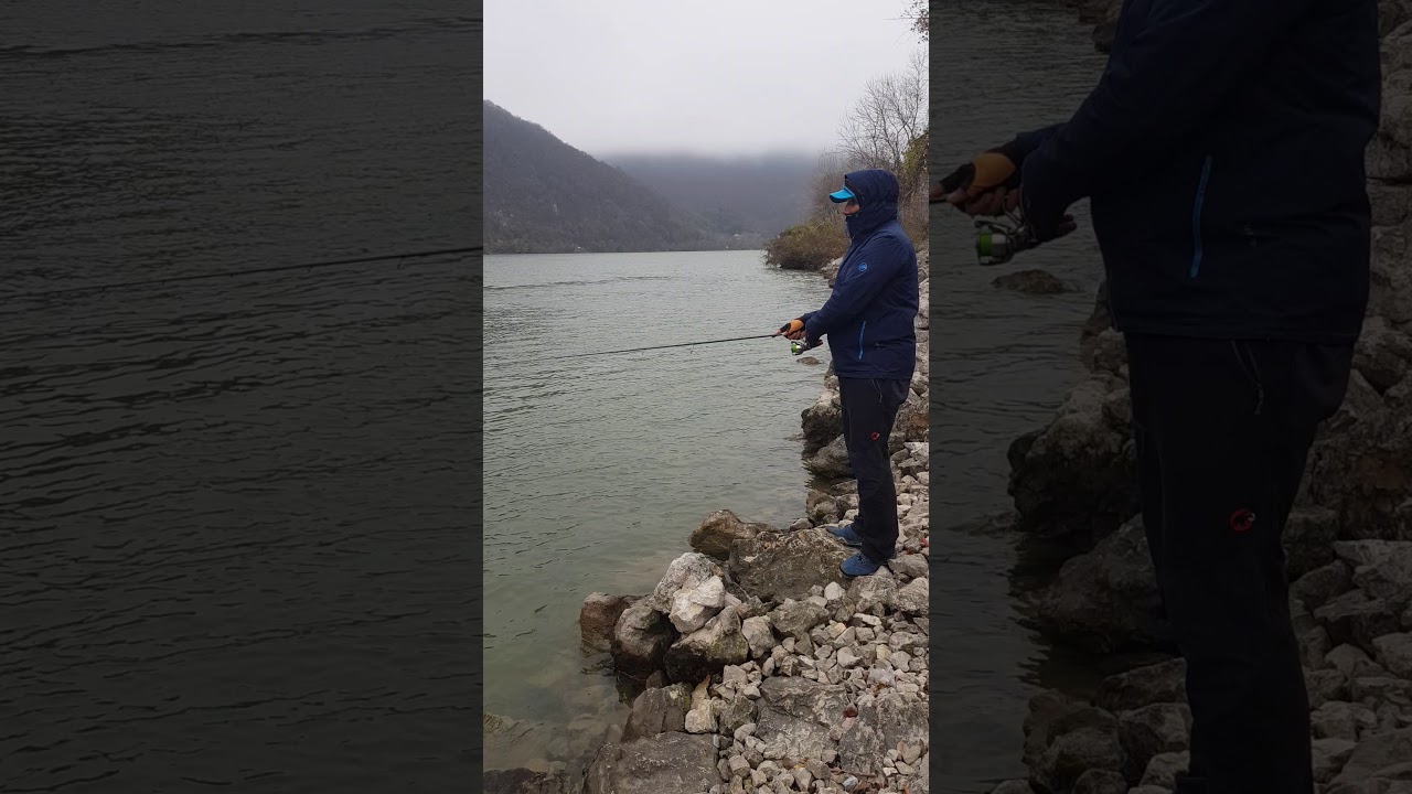 Spining la Dunăre ( Lanseta Fishing Art SKXE7016)