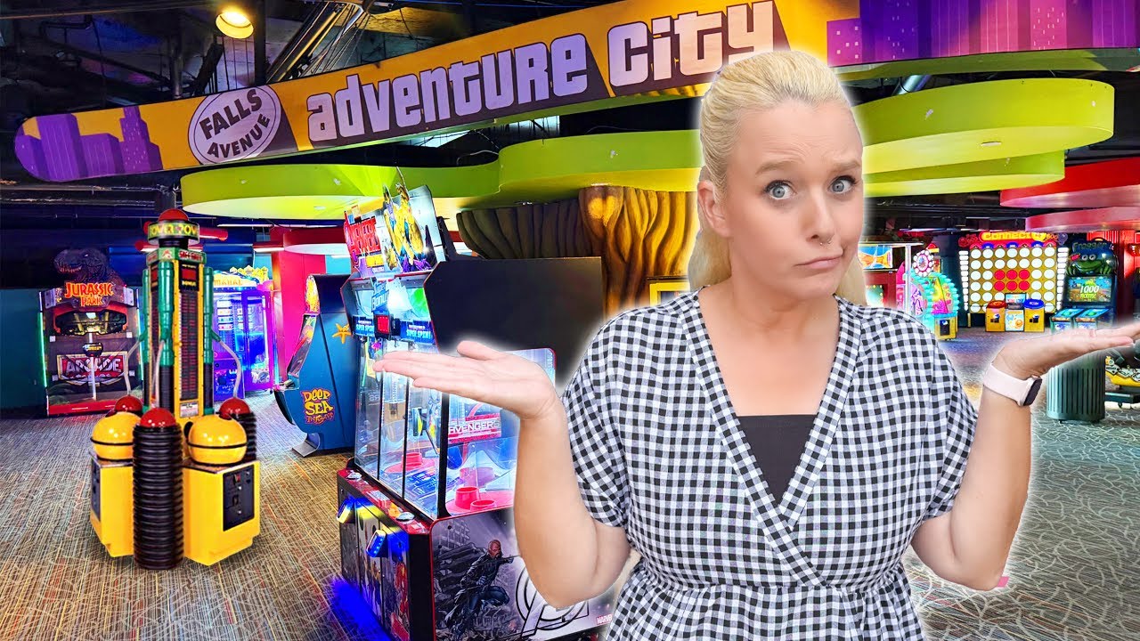 All Alone In This Retro Niagara Falls Arcade!