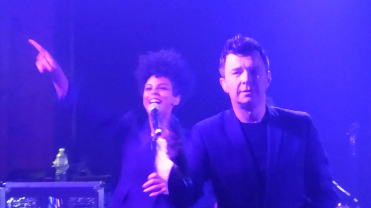 Rick Astley - Never Gonna Give You Up (The Troubadour, Los Angeles CA 8/12/16)