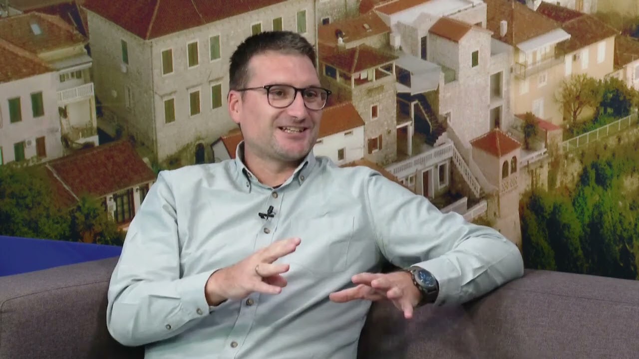 | Profesor Nenad Gugl | AkademijaGugl