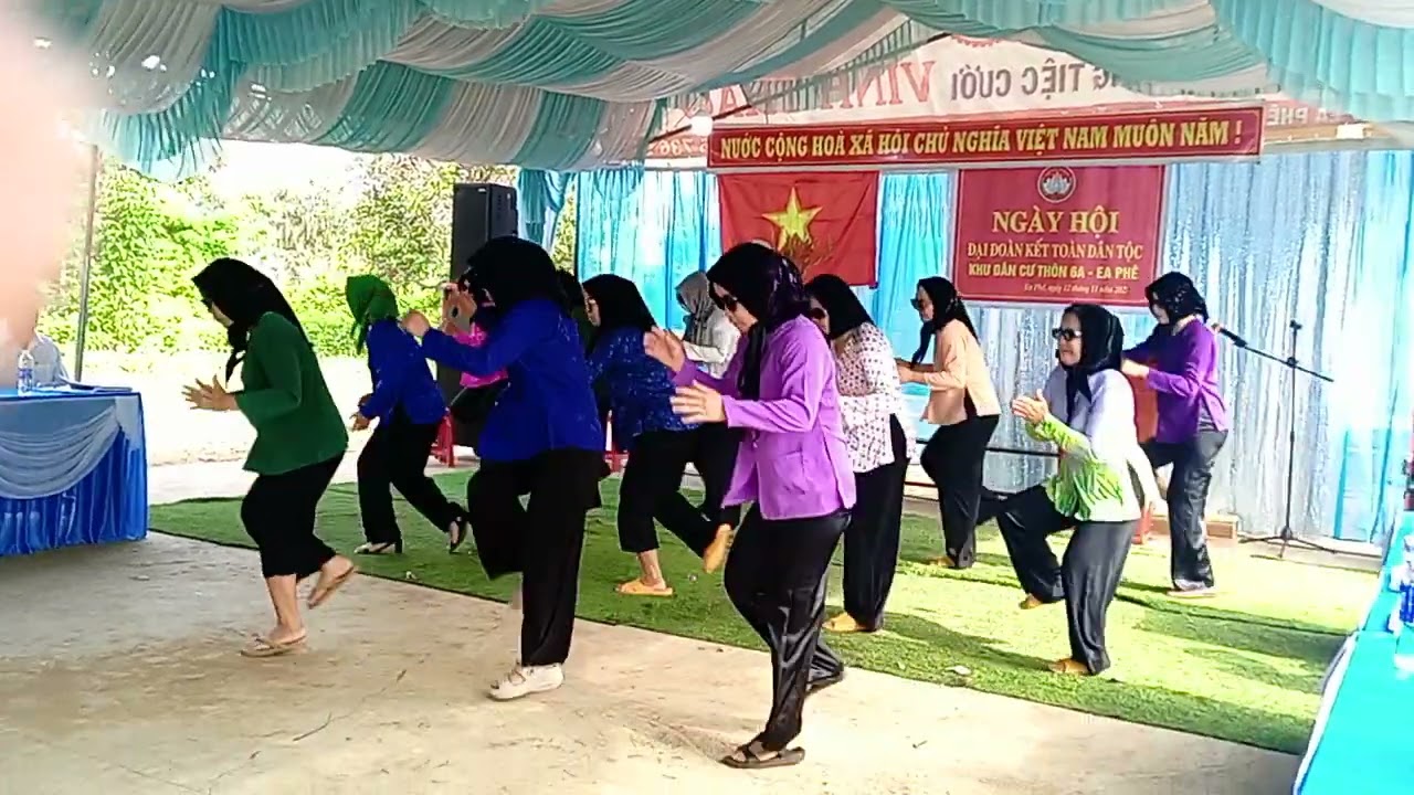 Điệu nhảy bá đạo các cụ thôn 6a xã eaphe 