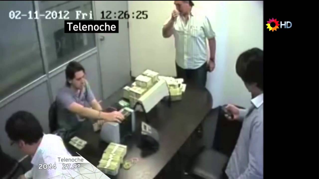 Pérez Gadín contando millones en La Rosadita