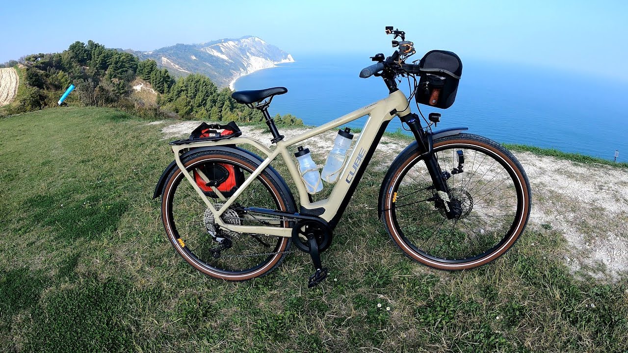 CUBE KATHMANDU PRO 625 HYBRID🚴​⚡