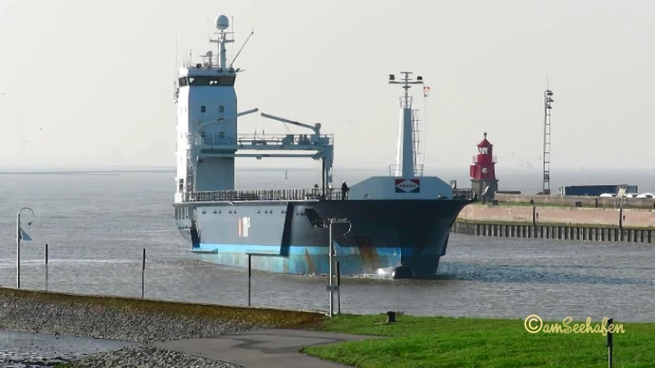 cargo seaship OCEANIC PBYH IMO 9624550 inbound Emden Frachtschiff Seeschiff