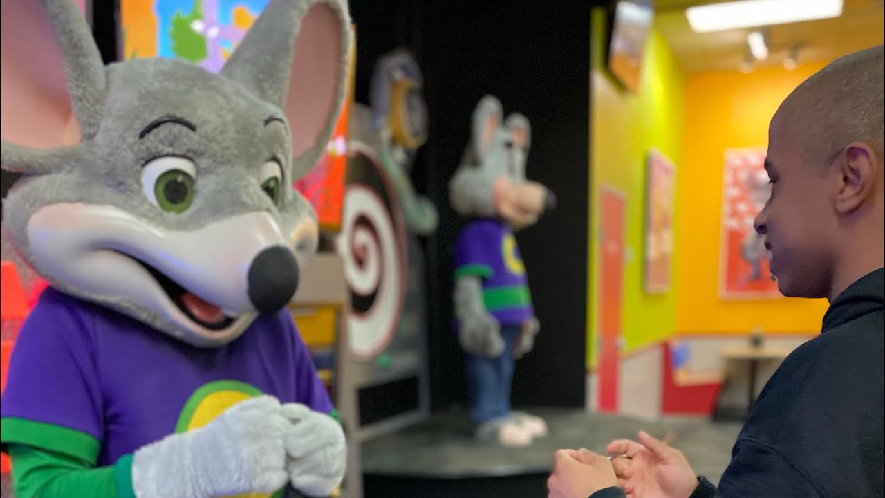 New Chuck E Cheese live show 2024 Chuck E. Strut with countdown Mays Landing NJ #chuckecheese