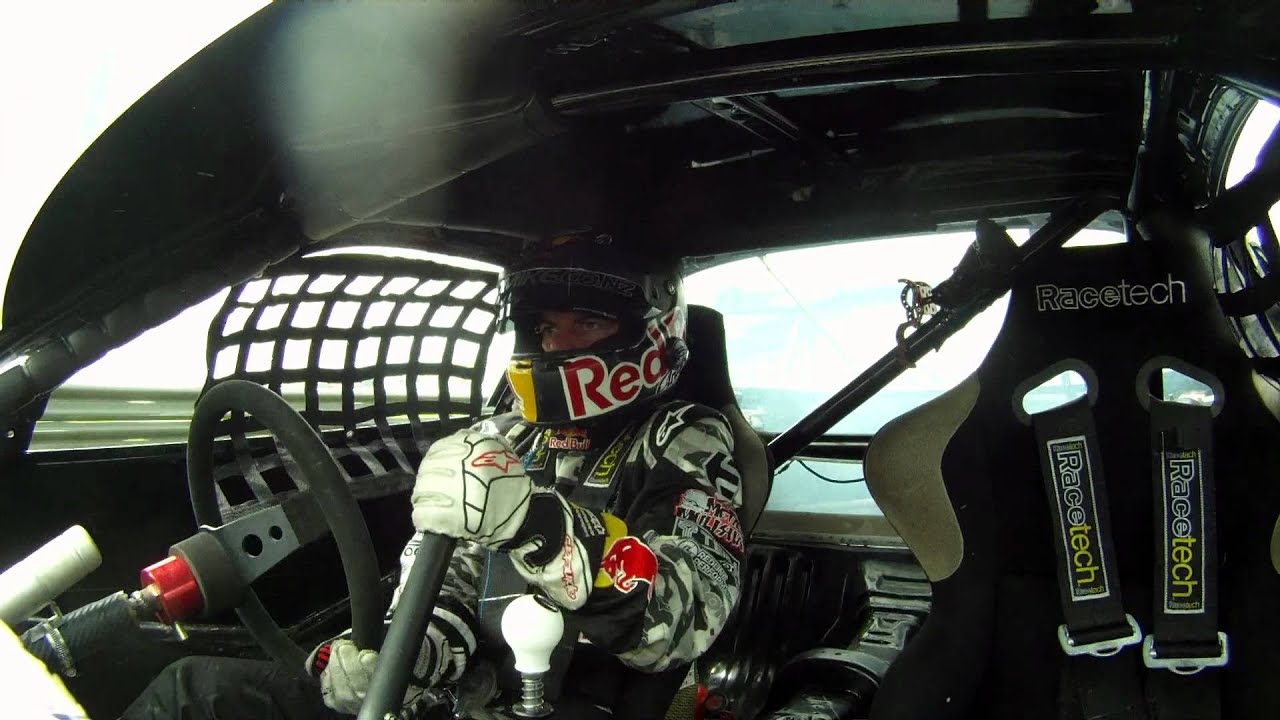 Mad Mike Whiddett - Fastest Drift entry in the world - Pukekohe - Dec 2011