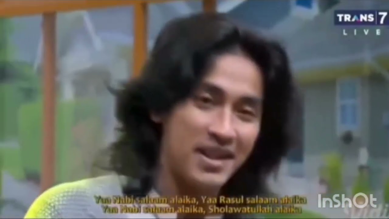 alhamdullilah rindu suara Alm.uje terobati Ada abizar alghifari yg suaranya mirip alm uje