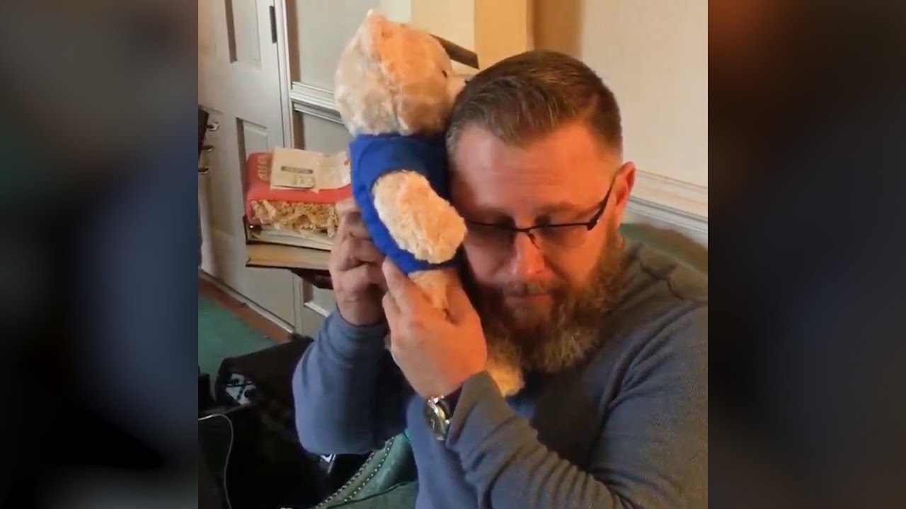 Dad hears son's heartbeat in Build-A-Bear from organ recipient | GMA Digital