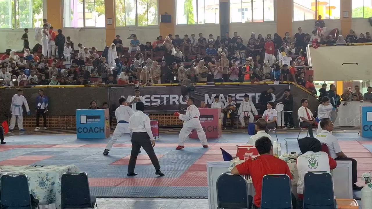 Kumite kelas kadet: Membaca gerak, mengantisipasi serangan. Kumite cerdas, bukan sekadar keras 