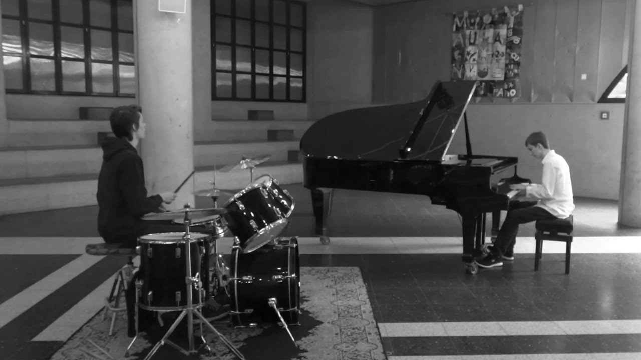 Coldplay - Hymn For The Weekend live cover by Nicola Tenini (piano) & Renzo Sartori (drums)