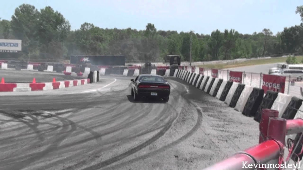 Dodge Challenger SRT8s drifting